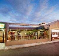 Balaclava Graziers Steakhouse - Renee