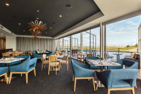 Wildflower Restaurant And Bar At Best Western Plus Lake Kawana - Internet Find 0