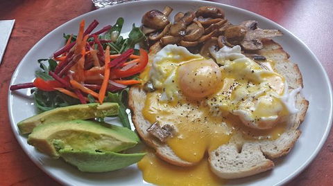 Cafe Cavell - Renee 0