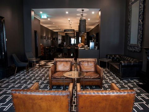 Nant Macquarie Manor Hotel - Restaurant - Renee 0