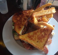 Three C's Cafe - Swimm