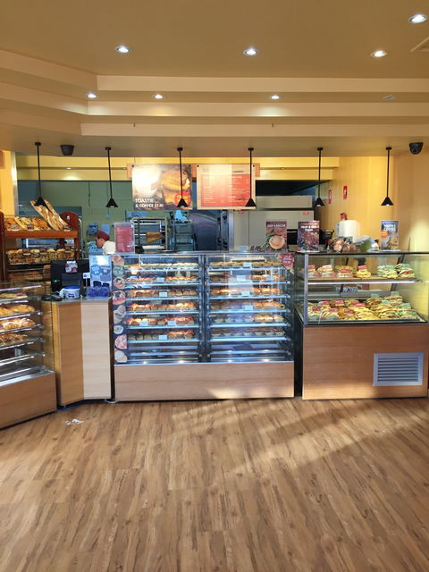 Banjo's Bakery - Renee 3