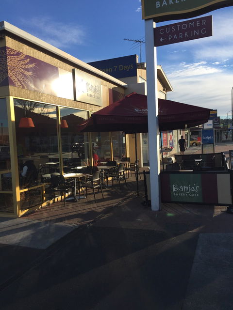 Banjo's Bakery - Renee 5