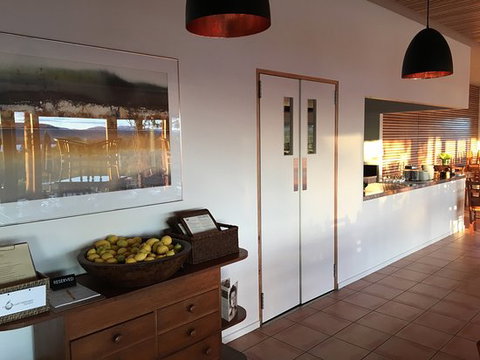 Coal Valley Vineyard Restaurant - Renee 0