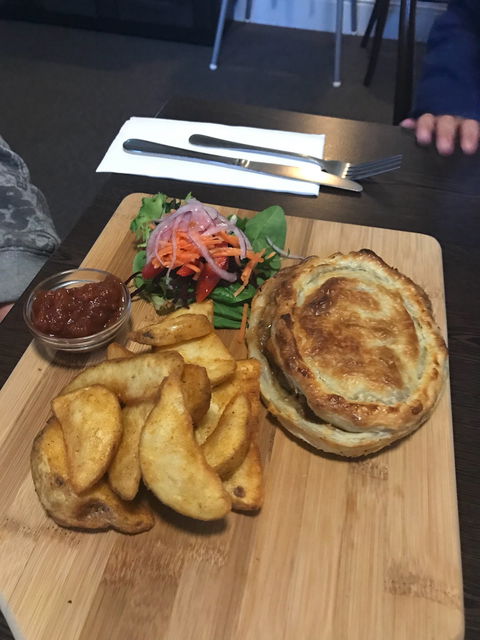 Deloraine Hotel Restaurant - Renee 2