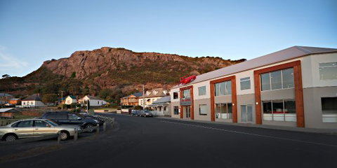 Hursey Seafoods - Renee 0