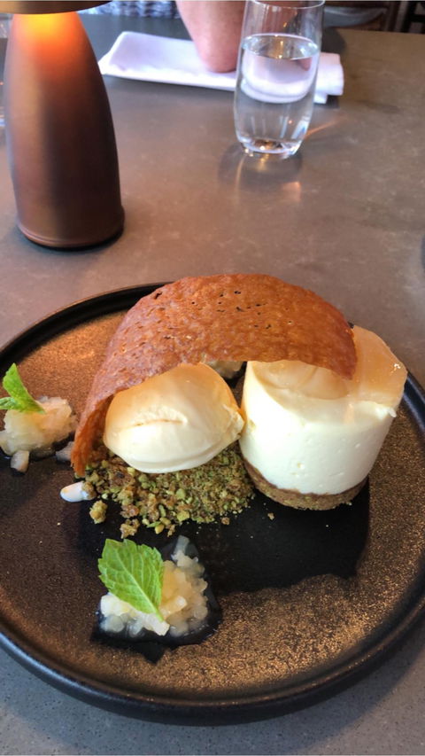 Mrs Jones Restaurant Bar Lounge - Renee 3