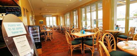 Pembroke Hotel Restaurant - Internet Find 0
