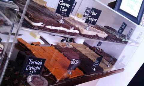 Retro Fudge Bar - Renee 0