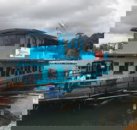 Skippers Floating Eatery - Internet Find