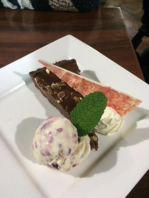 Bridge Hotel Bistro - Renee 3