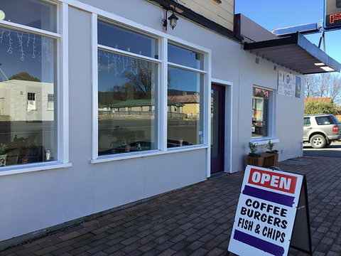 Chelles Place - Qld Realsetate 0