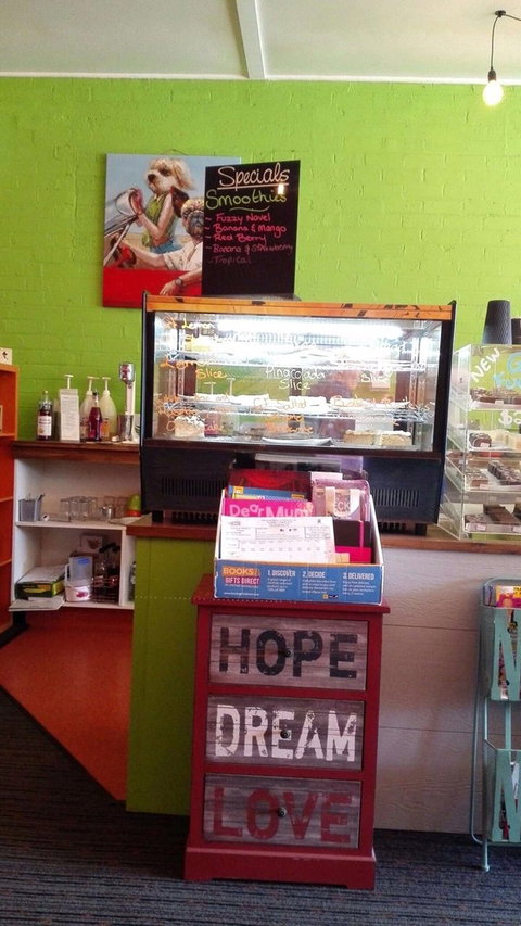 Koppi Cafe - Swimm 3