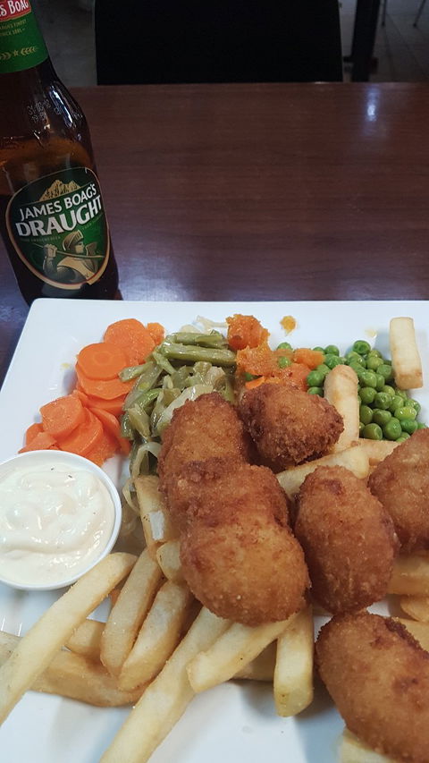 Lakeside Bar & Grill - Swimm 6