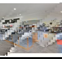 Meander Bridge Cafe - Renee