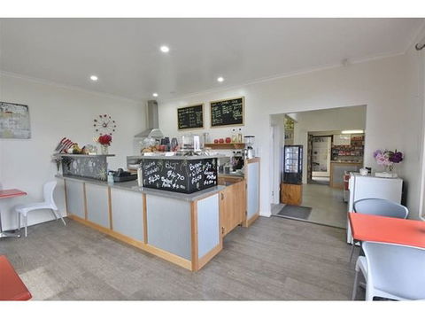 Meander Bridge Cafe - Renee 0