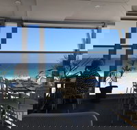 Swell Mullaloo Beach - Renee