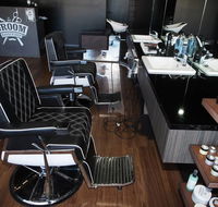 Groom Barbershop - Internet Find