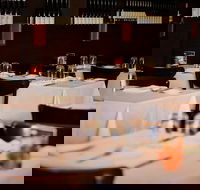 Must Winebar - Renee