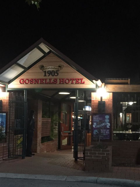 Ogdens Bar & Grill - Internet Find 6