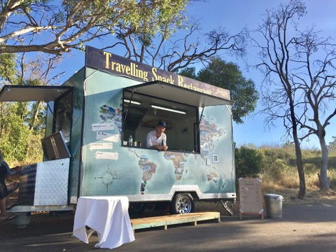 Travelling Snack Restaurant - Renee 0
