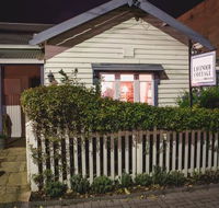 Lavender Cottage - Internet Find