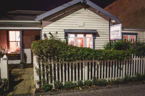 Lavender Cottage - Internet Find 0