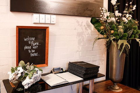 Ryan's Restaurant - Renee 0