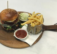Spinnakers Restaurant - Renee