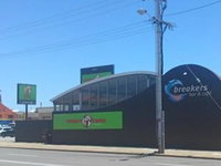 Breakers Bar  Cafe