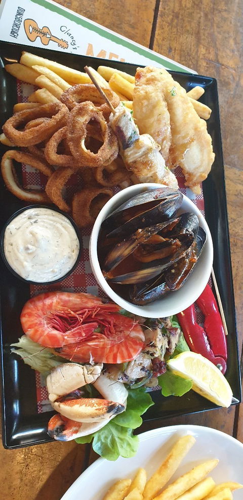 Clancy's Fish Pub - Renee 6