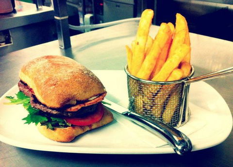 Margaret River Hotel - Renee 0