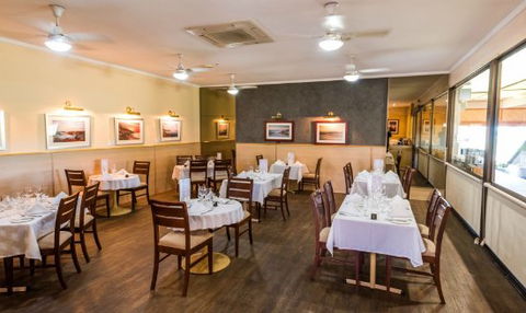 Sails Restaurant - Renee 0