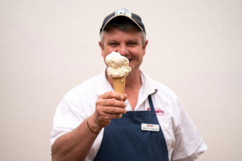 Simmo's Icecreamery - Renee 0