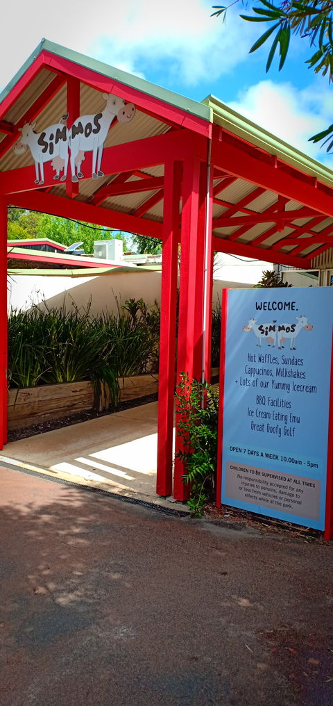 Simmo's Icecreamery - Renee 6