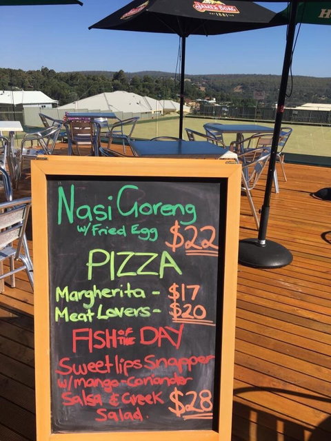 Windows On Wygonda At Roleystone Club - Renee 6