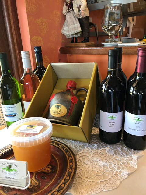 Alicia Estate Winery & Restaurant - Swimm 2