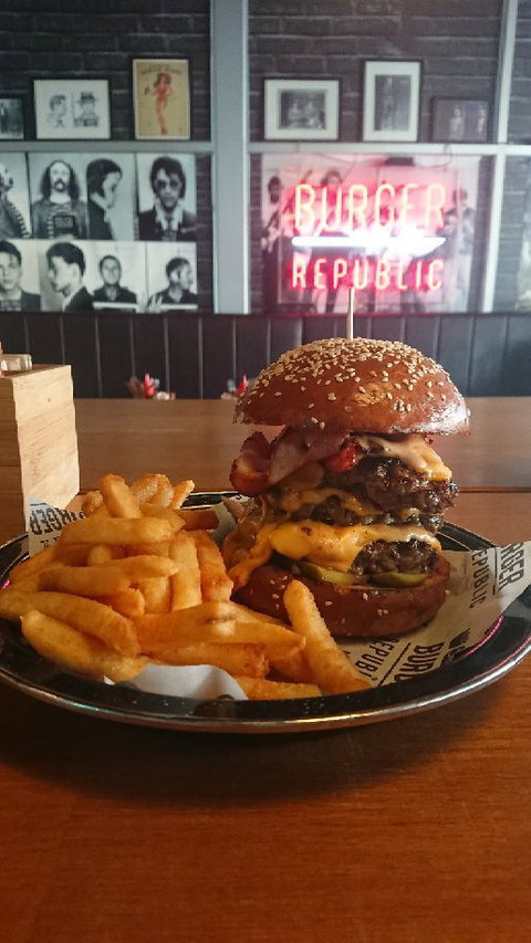 Burger Republic Hyde Park - Renee 8