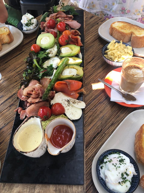 Luigi Delicatessen - Swimm 7