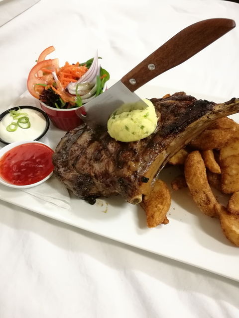 Riverside Hotel - Renee 1
