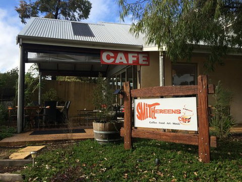 Smithereens Cafe - Renee 0