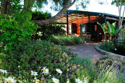 Tingles Bakehouse - Renee 0
