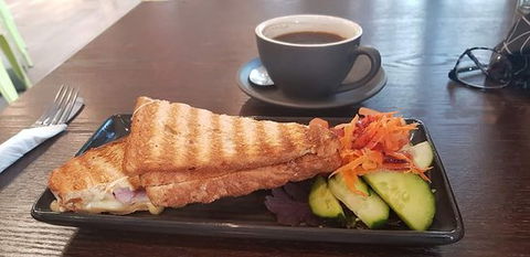 Triglets Cafe - Qld Realsetate 0