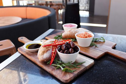Torrens Arms Restaurant - Renee 0