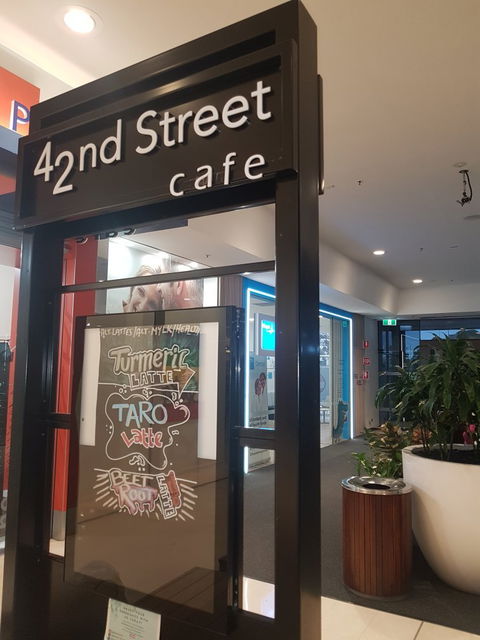 42nd Street Cafe - Renee 3
