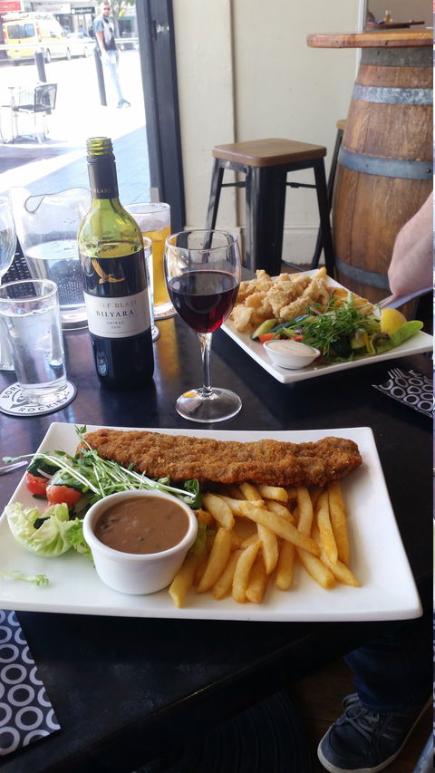 Glenelg Jetty Hotel - Petrol Stations 6