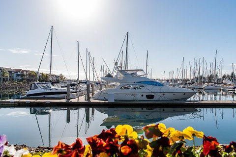 Mariners Restaurant & Admirals Bistro - Renee 0