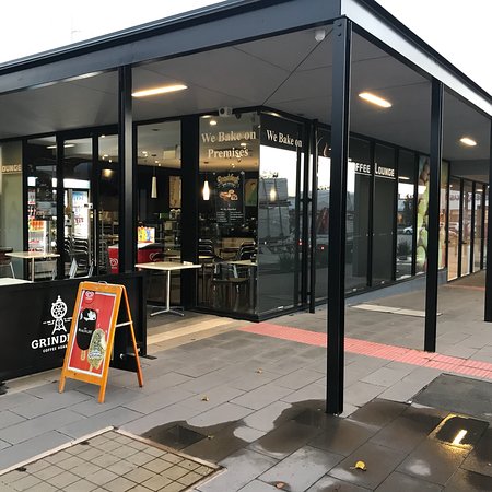 Q3 Coffee Lounge - Petrol Stations 0