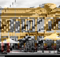 The Colonist Hotel - Swimm