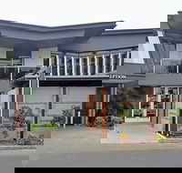 The Highlander Hotel - Renee